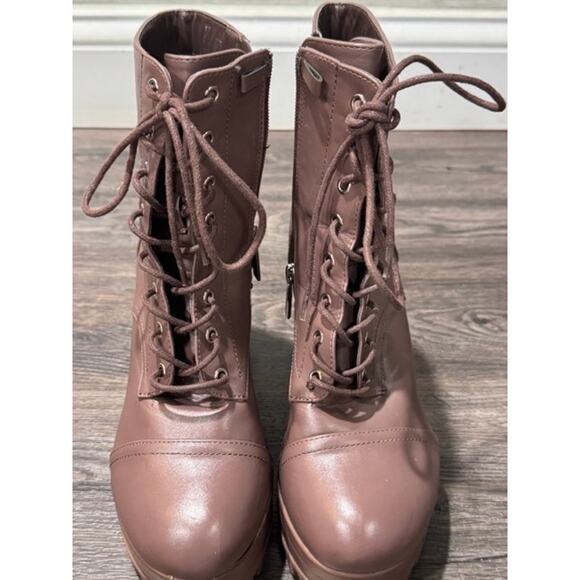 Cape Robbin Women’s Brown Lace-Up Chunky Heel Platform Combat Boots Size 9 - Picture 1 of 6